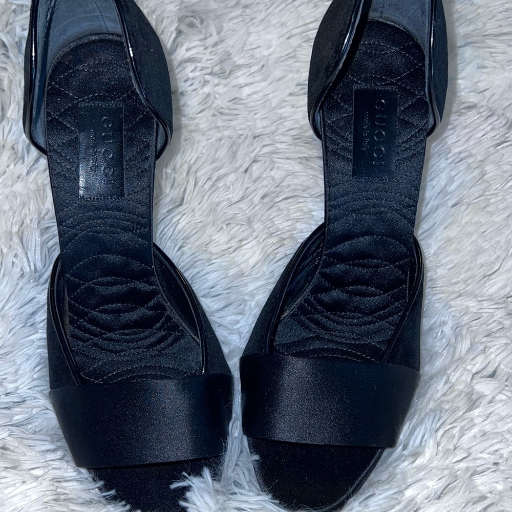 Authentic Gucci d'orsay style pumps size 7 Like new